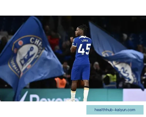 拉维亚加盟英超，备受期待在新赛季中展现卓越实力